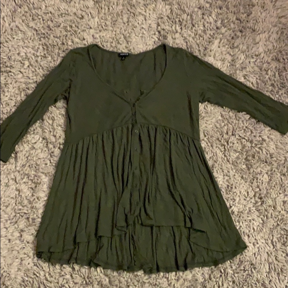 Torrid hi lo top size 1